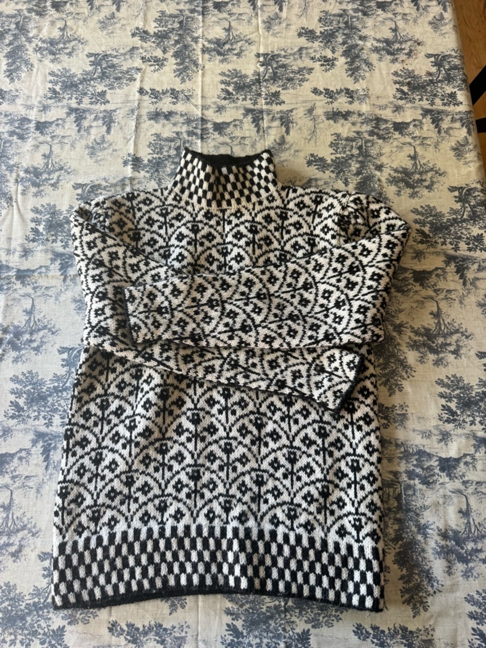 Vintage hand knit black & White Patterned Turtleneck Sweater
